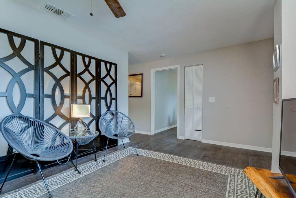 Driftwood Castle Urban Oasis With Firepit Near Convention Center And Amalie Arena, For 6 Apartment Tampa