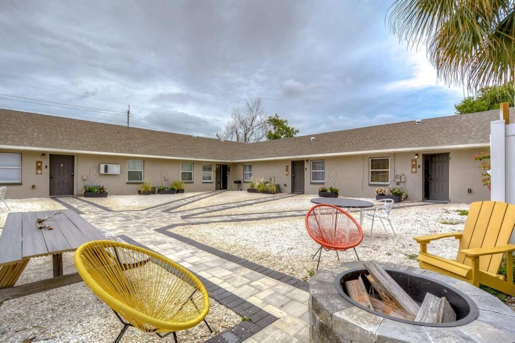 Driftwood Castle Urban Oasis With Firepit Near Convention Center And Amalie Arena, For 6 Apartment *