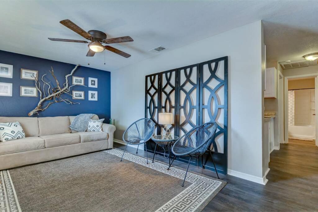 Apartment Driftwood Castle Urban Oasis With Firepit Near Convention Center And Amalie Arena, For 6 Tampa