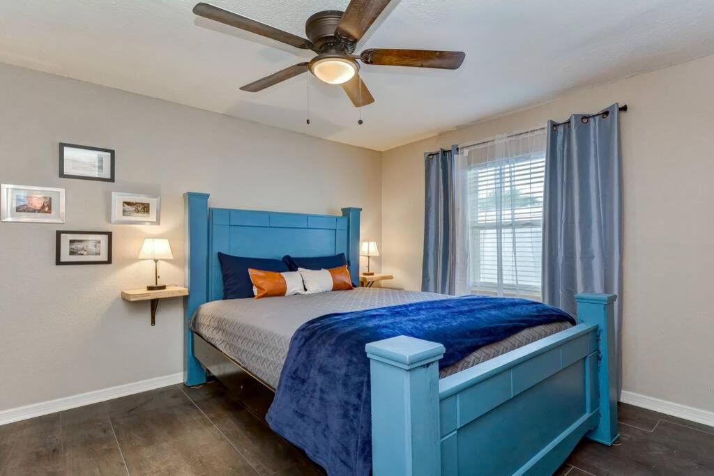 Driftwood Castle Urban Oasis With Firepit Near Convention Center And Amalie Arena, For 6 * Tampa
